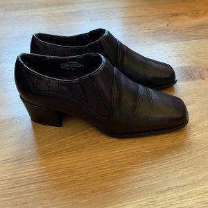 Via Pella Dark Brown Shoes - Size 6 1/2 WW